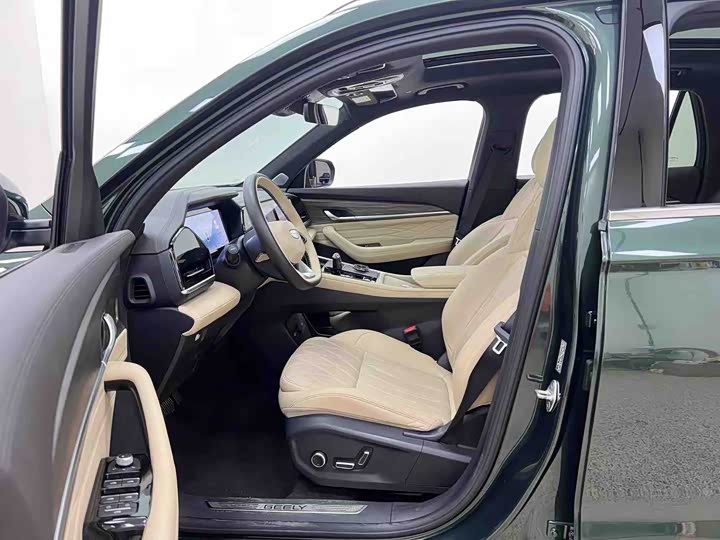 Фото 8 - Geely Monjaro