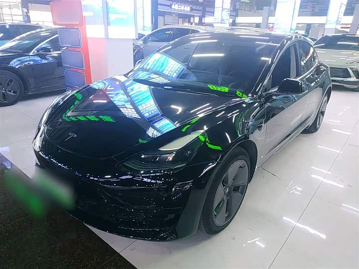 Фото 1 - Tesla Model 3