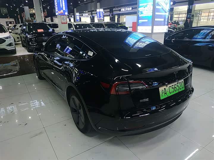 Фото 5 - Tesla Model 3