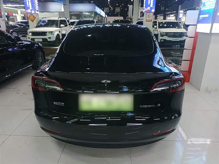 Фото 6 - Tesla Model 3