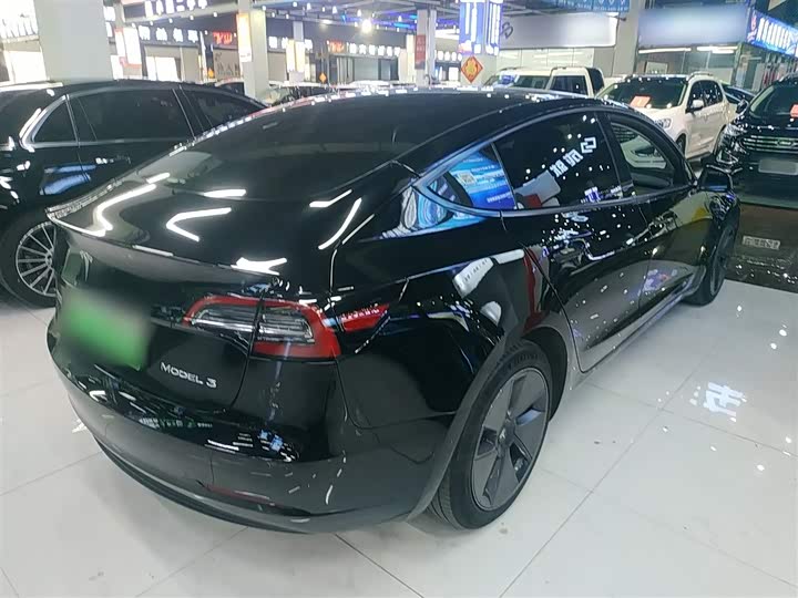 Фото 7 - Tesla Model 3