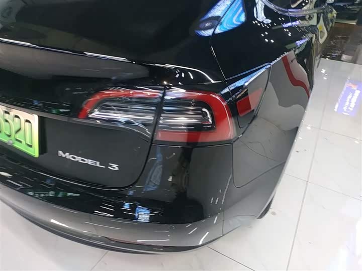 Фото 8 - Tesla Model 3