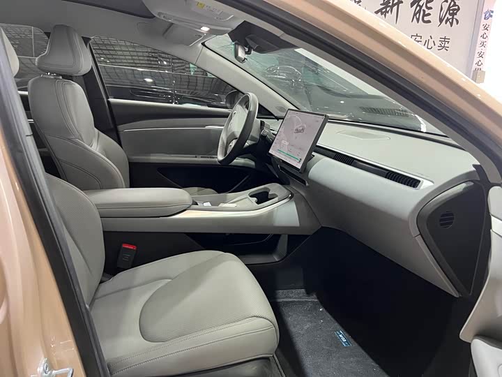 Фото 4 - XPeng Mona M03