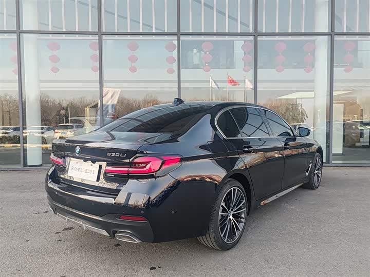 Фото 5 - BMW 5 Series