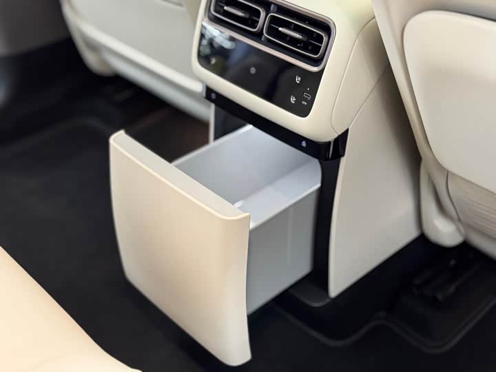 Фото 9 - LiXiang i6