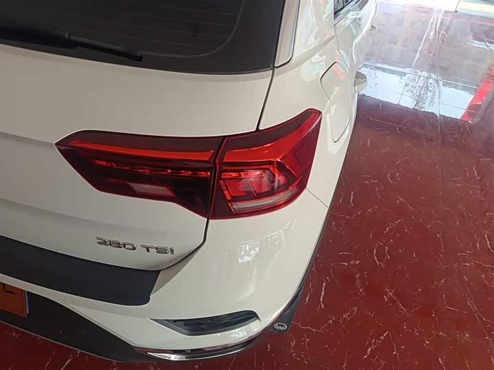 Фото 8 - Volkswagen T-Roc