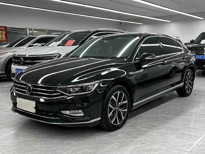 Фото 1 - Volkswagen Magotan