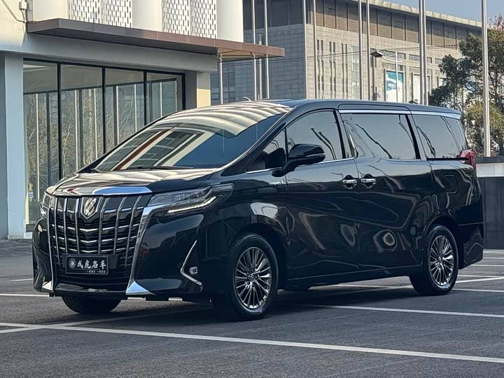 Фото 1 - Toyota Alphard