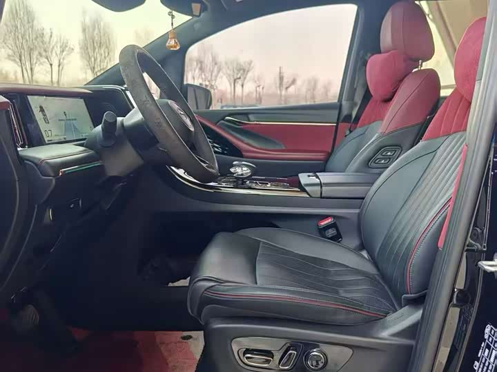 Фото 7 - GAC Trumpchi M8