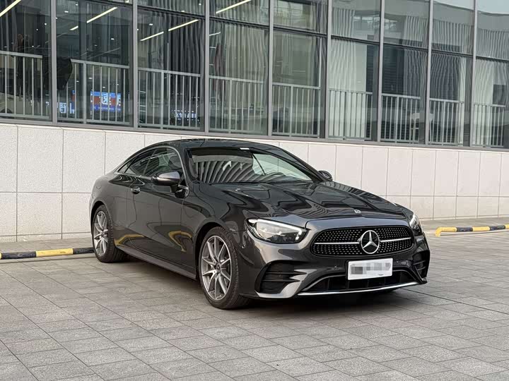 Фото 3 - Mercedes-Benz E-Class