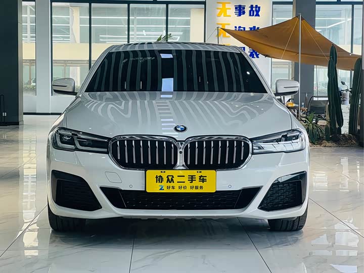 Фото 2 - BMW 5 Series