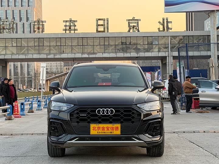 Фото 2 - Audi Q5L