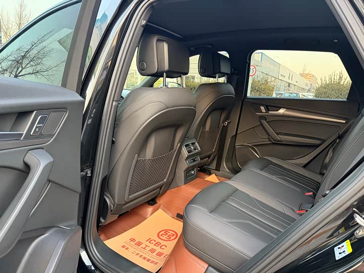 Фото 7 - Audi Q5L