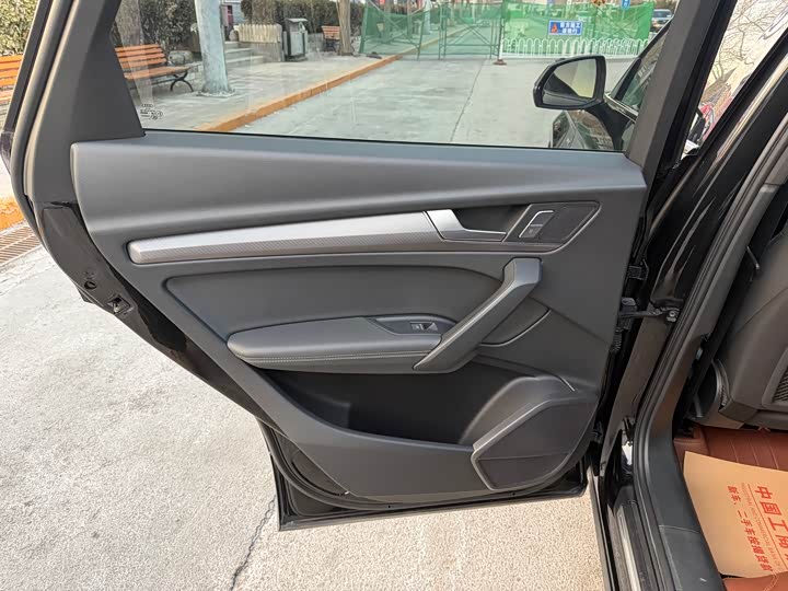 Фото 8 - Audi Q5L