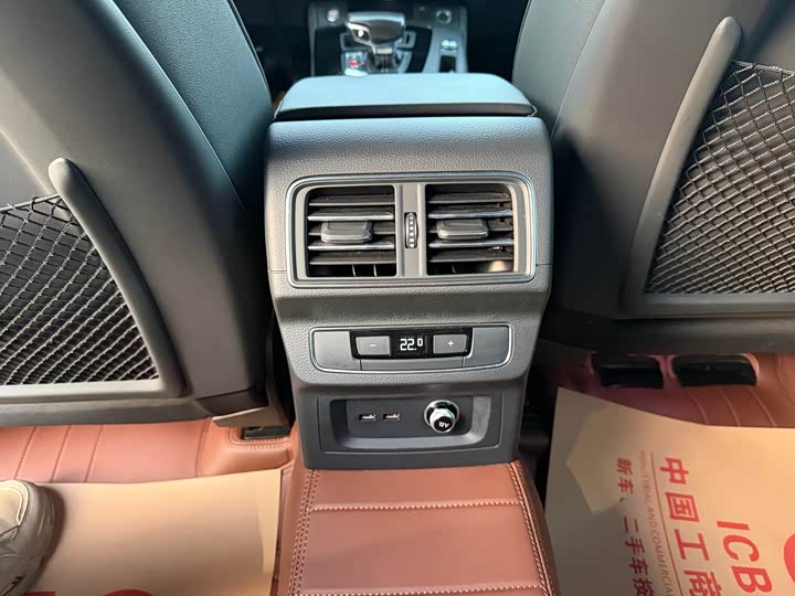 Фото 9 - Audi Q5L