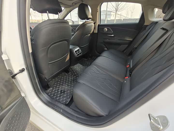 Фото 8 - Chery Arrizo 8 Pro