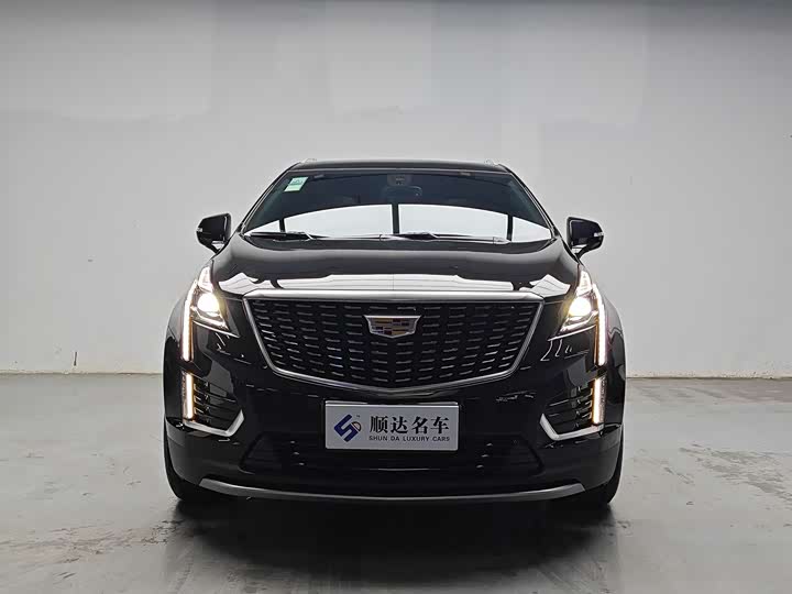 Фото 1 - Cadillac XT5