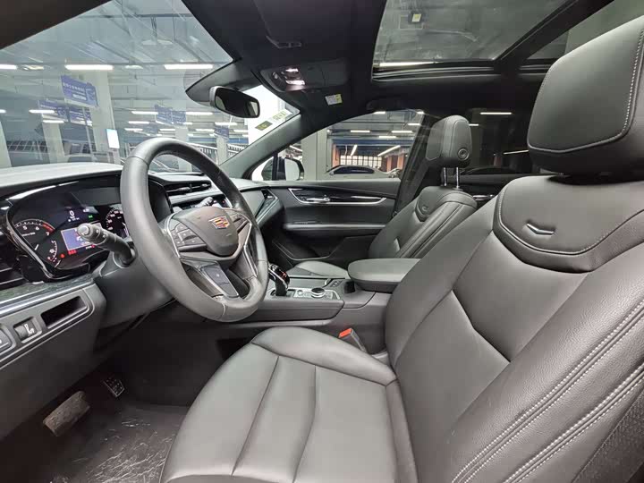 Фото 5 - Cadillac XT5