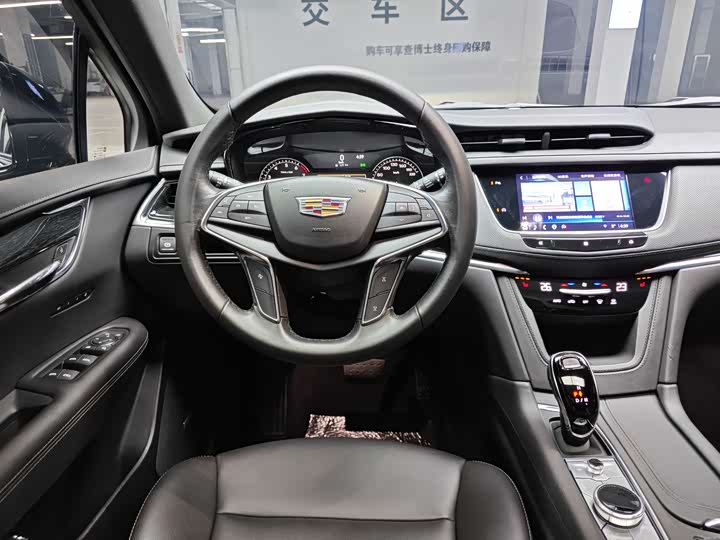 Фото 7 - Cadillac XT5