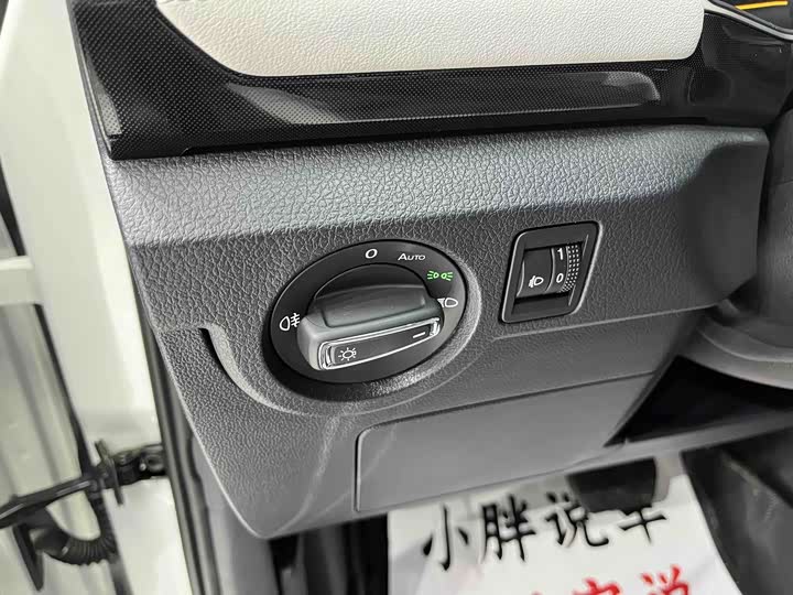 Фото 8 - Volkswagen Tharu