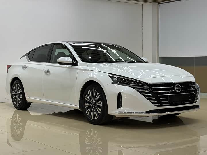 Фото 1 - Nissan Teana