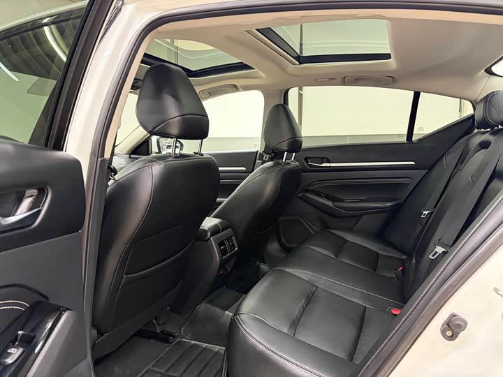 Фото 8 - Nissan Teana