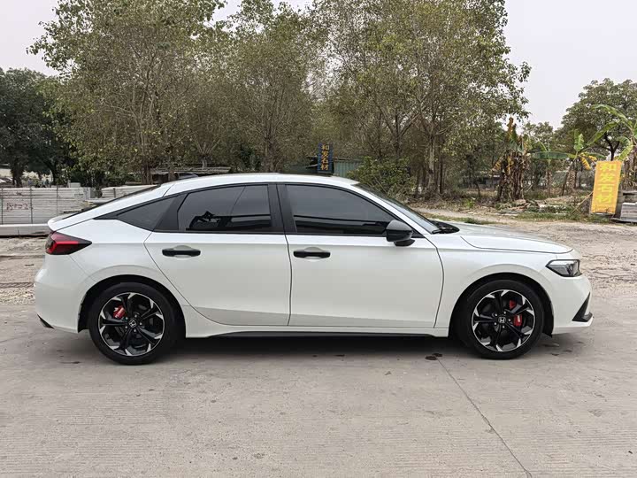 Фото 4 - Honda Civic