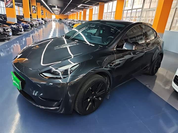 Фото 1 - Tesla Model Y
