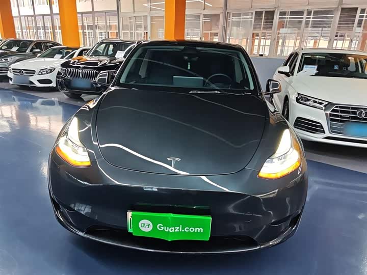 Фото 3 - Tesla Model Y