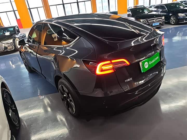 Фото 5 - Tesla Model Y