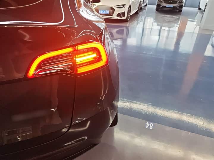 Фото 8 - Tesla Model Y