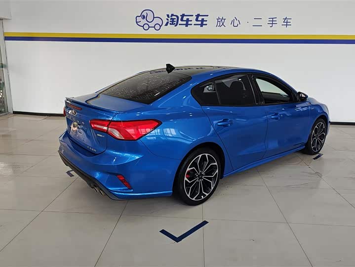 Фото 3 - Ford Focus