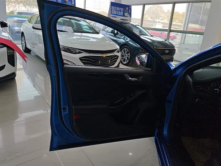 Фото 7 - Ford Focus