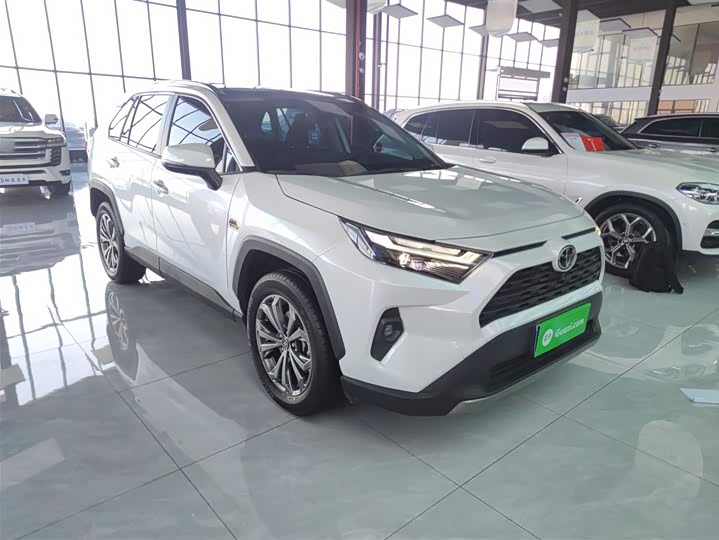 Фото 4 - Toyota RAV4
