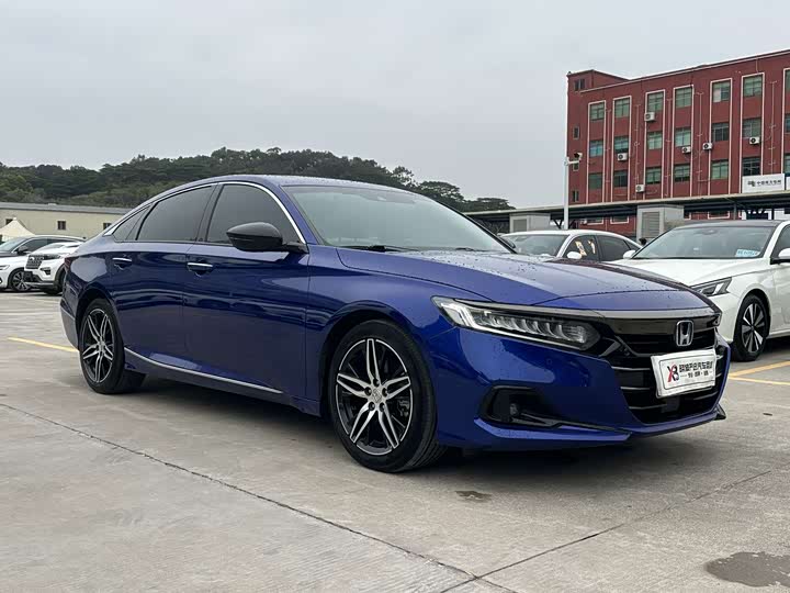 Фото 4 - Honda Accord