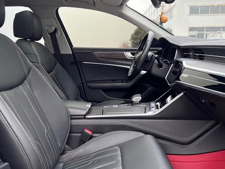 Фото 6 - Audi A6L