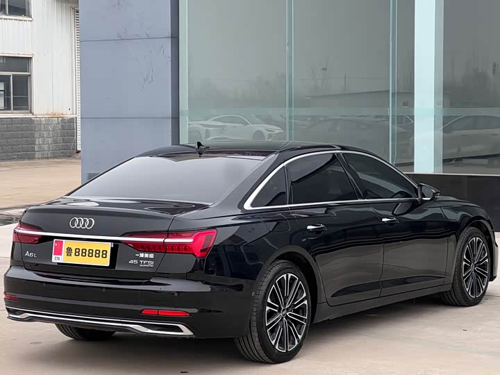 Фото 7 - Audi A6L