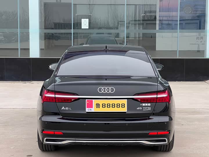 Фото 8 - Audi A6L