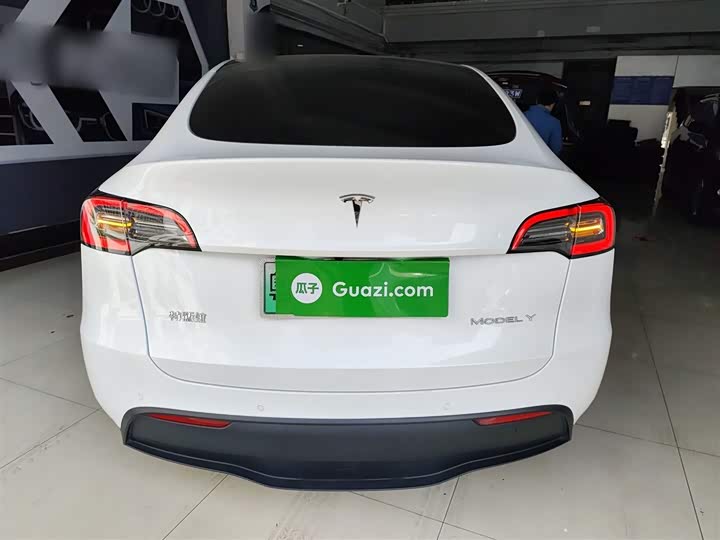 Фото 6 - Tesla Model Y