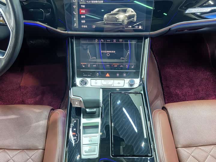 Фото 8 - Audi A8