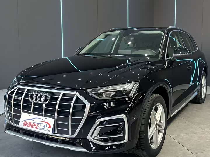 Фото 1 - Audi Q5L