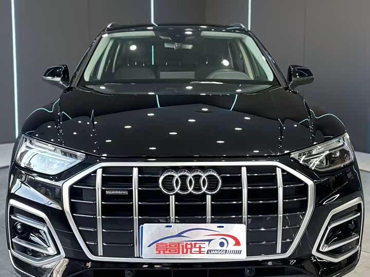 Фото 2 - Audi Q5L