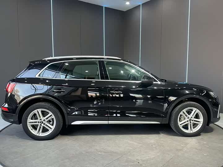 Фото 5 - Audi Q5L