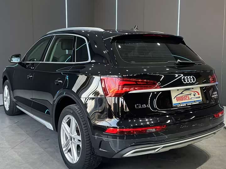Фото 8 - Audi Q5L