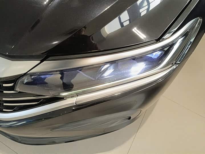 Фото 5 - Volkswagen Passat