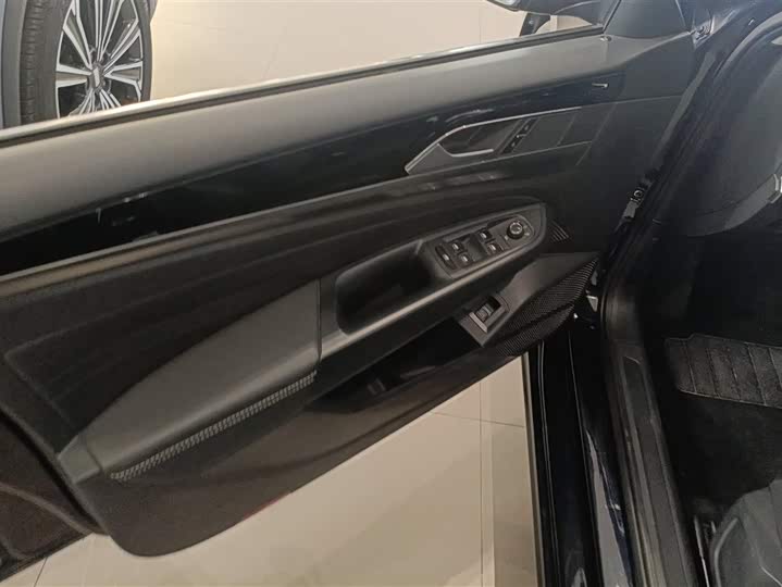 Фото 7 - Volkswagen Passat