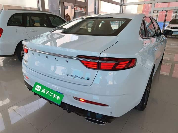 Фото 7 - Geely Preface