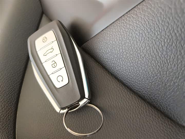 Фото 9 - Geely Preface