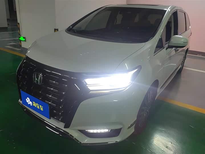 Фото 1 - Honda Elysion