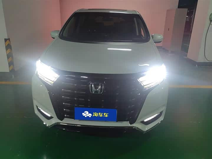 Фото 2 - Honda Elysion